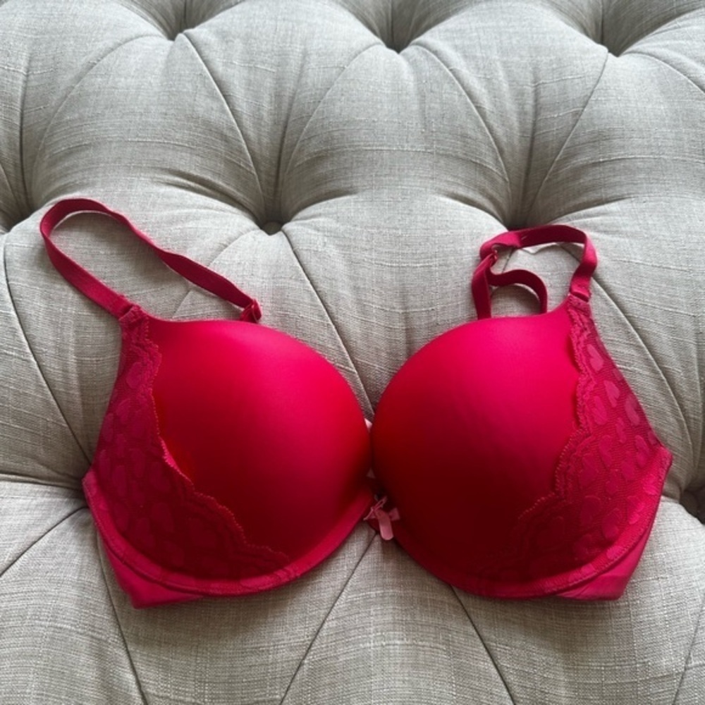 Victoria's Secret Fuchsia Lace Bra